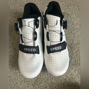 Cycling shoes